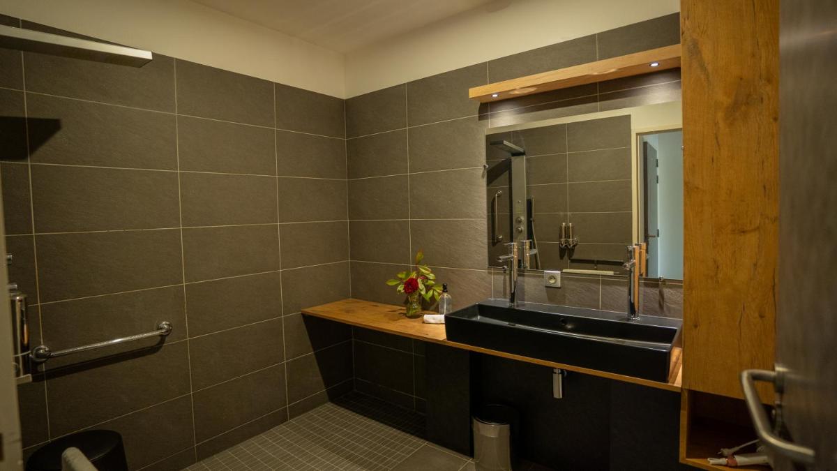 Salle de bains dans l'établissement Les Villas du Parc de la Chabotterie