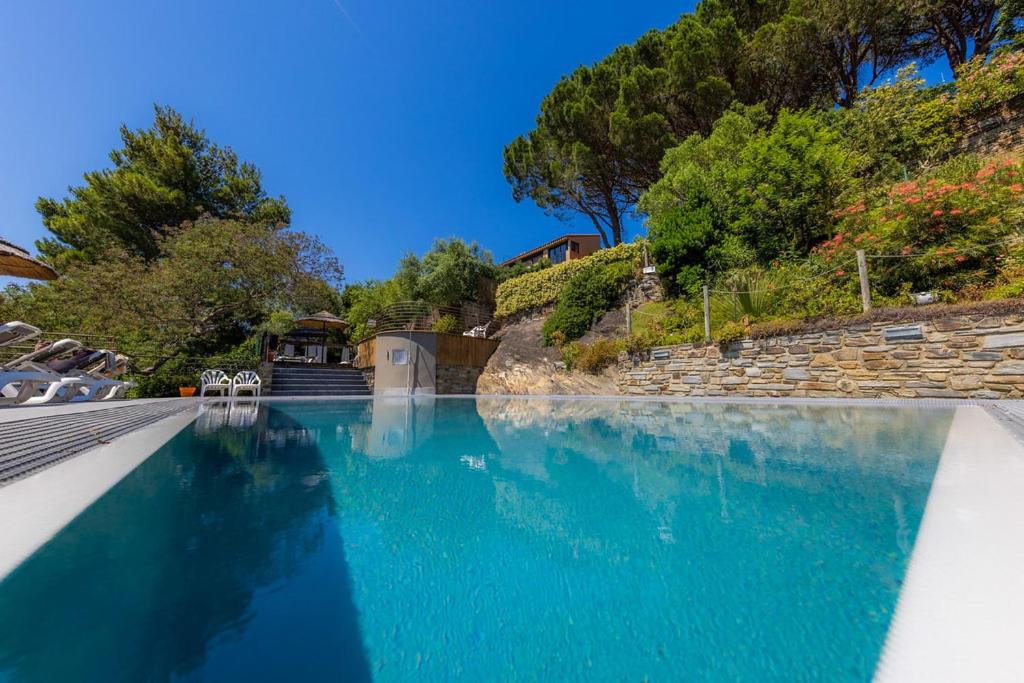 Piscine de l'établissement Hôtel & Spa Le Madeloc - Collioure Centre ou située à proximité