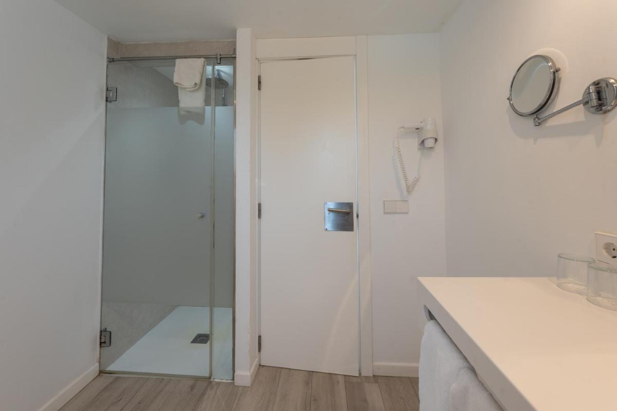 Un baño de Hotel Club Es Talaial