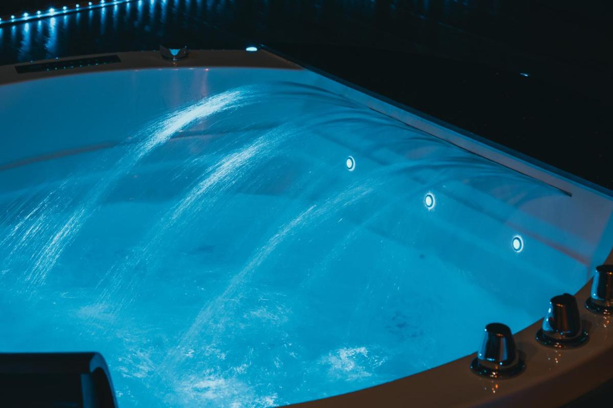 Le Chalet Loft and Spa - Housity