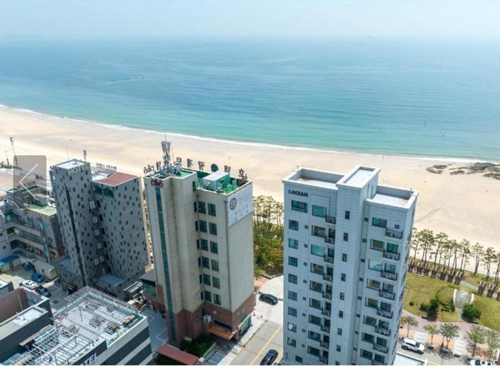 Boryeong I-Ocean Pool Villa - Housity