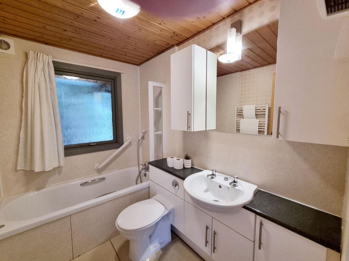 Maple Lodge 11 Hot Tub & Sauna - Hizvo
