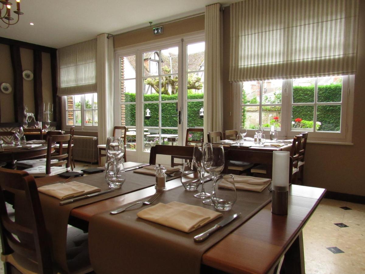 Auberge Du Grand Dauphin - Housity