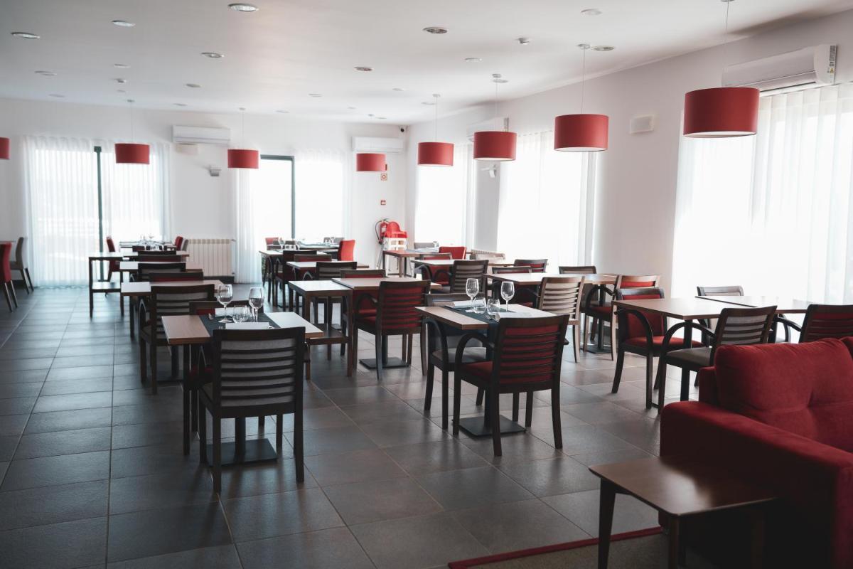 Um restaurante ou outro lugar para comer em Hotel Freixo Douro Superior