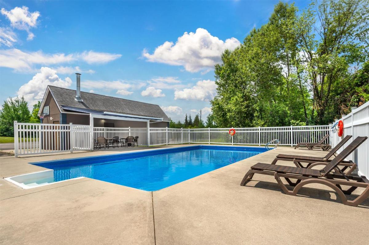 Best Western Smiths Falls Hotel - Housity