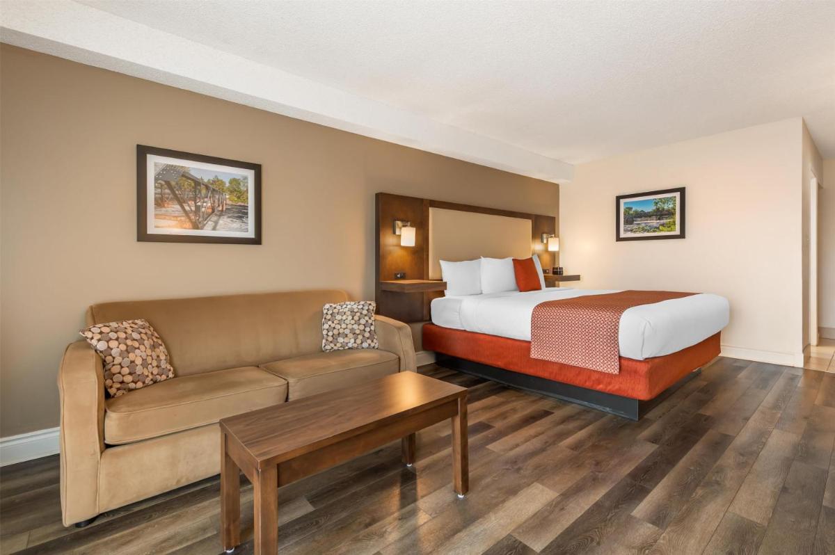 Best Western Smiths Falls Hotel - Housity