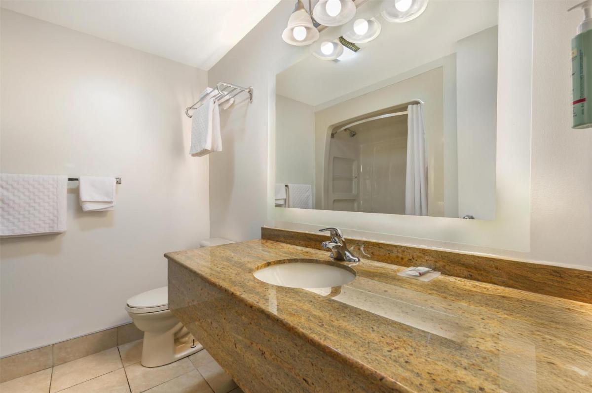 Best Western Smiths Falls Hotel - Housity