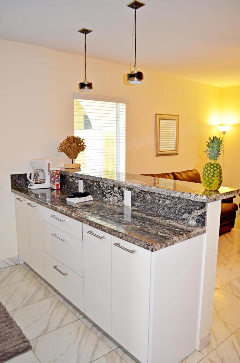 Ocean Drive Villas - Housity