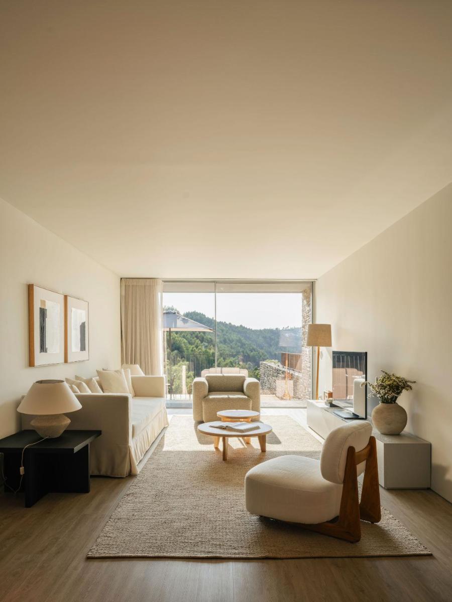 Uma área de estar em Octant Douro