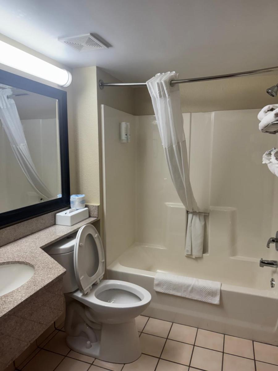 Quality Inn & Suites Middletown - Franklin - Housity