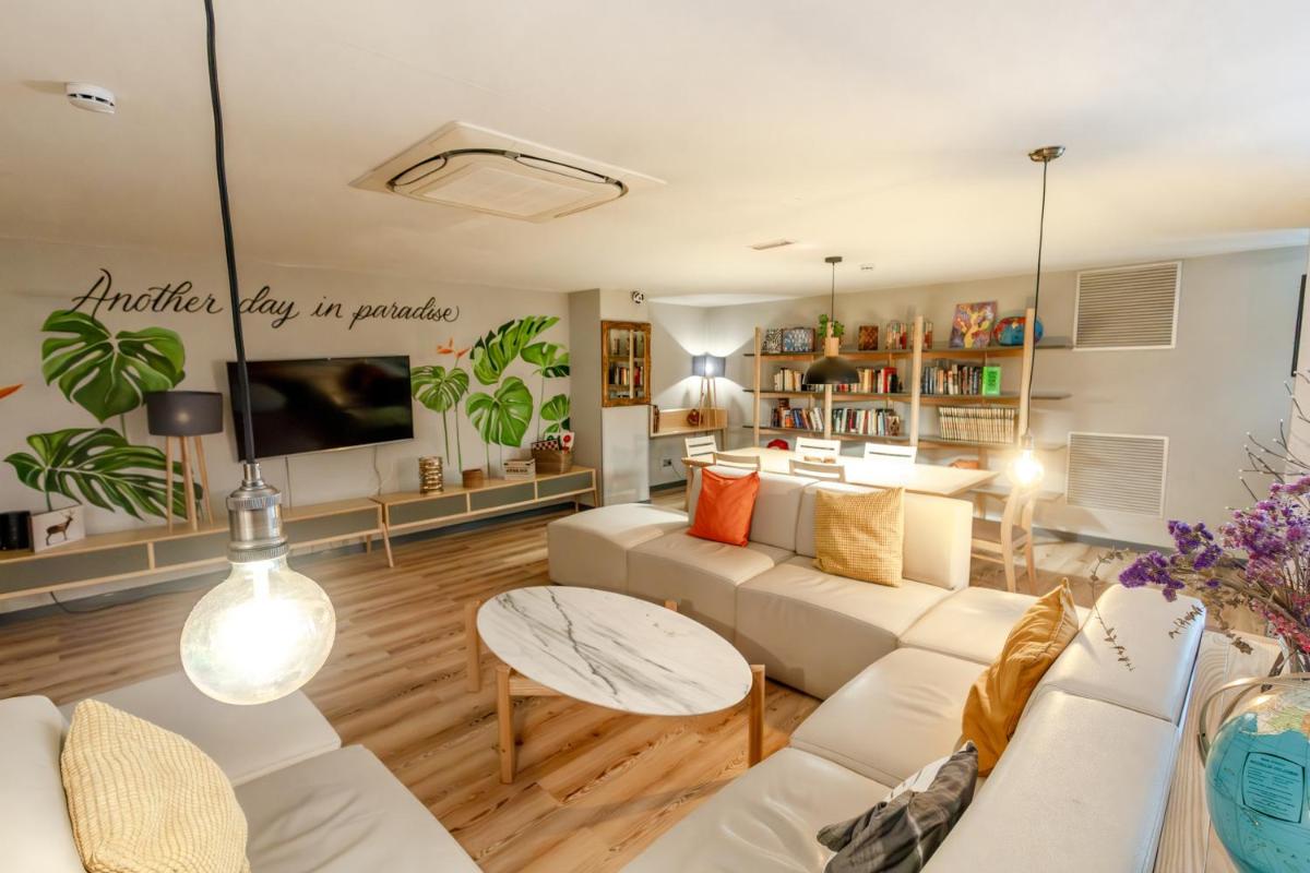 Yeah Barcelona Hostel - Hizvo