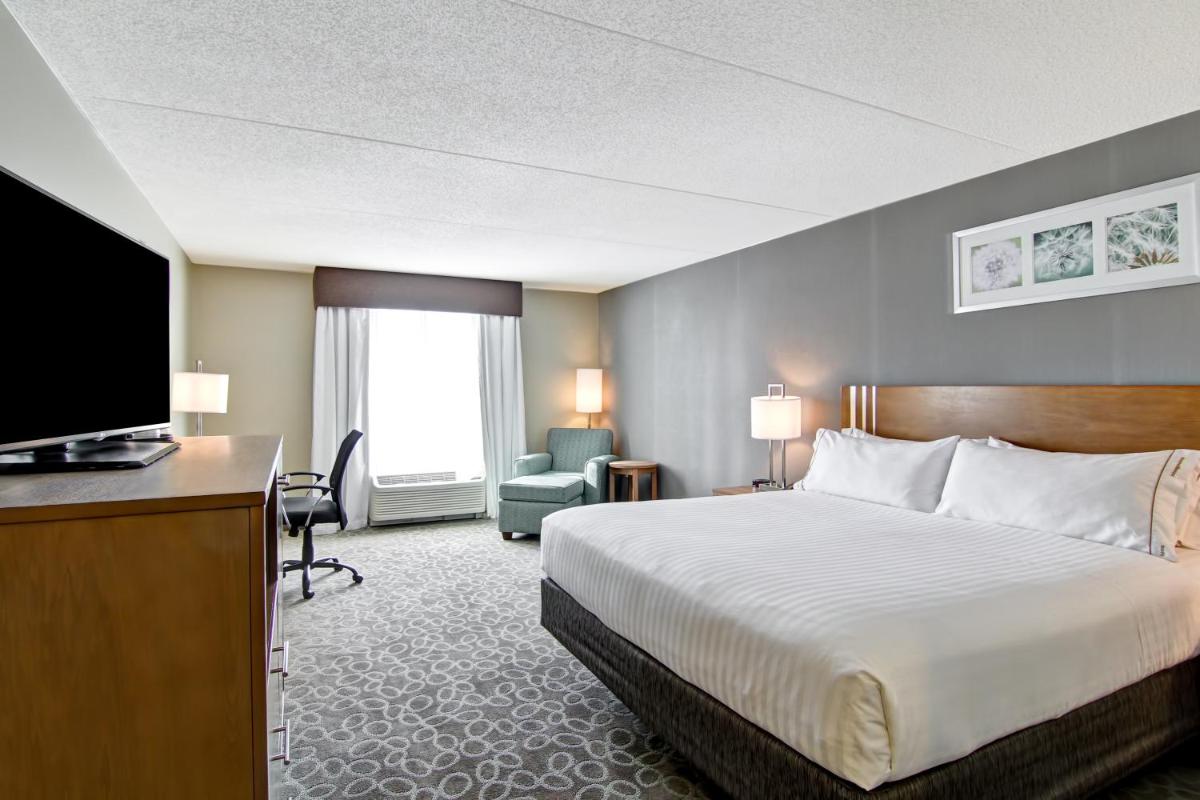 Holiday Inn Express & Suites Oshawa Downtown - Toronto Area, an IHG Hotel - Housity