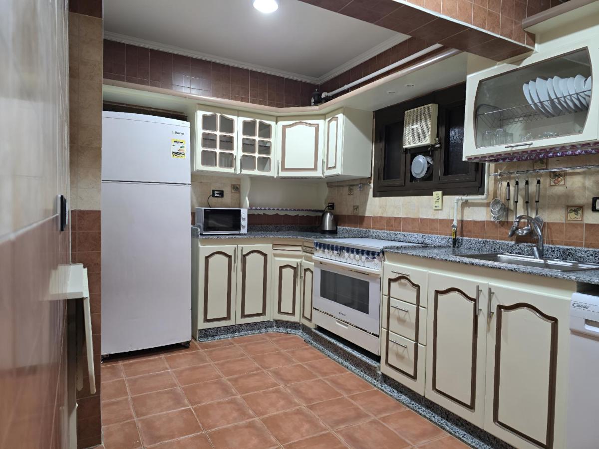 Comfy 2 Bedrooms Apartment in Cairo 83 - Hizvo