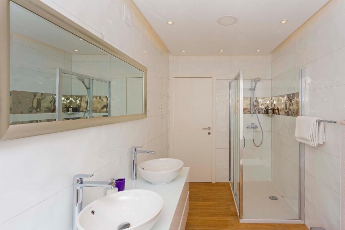 Blue Bay Residence - Housity