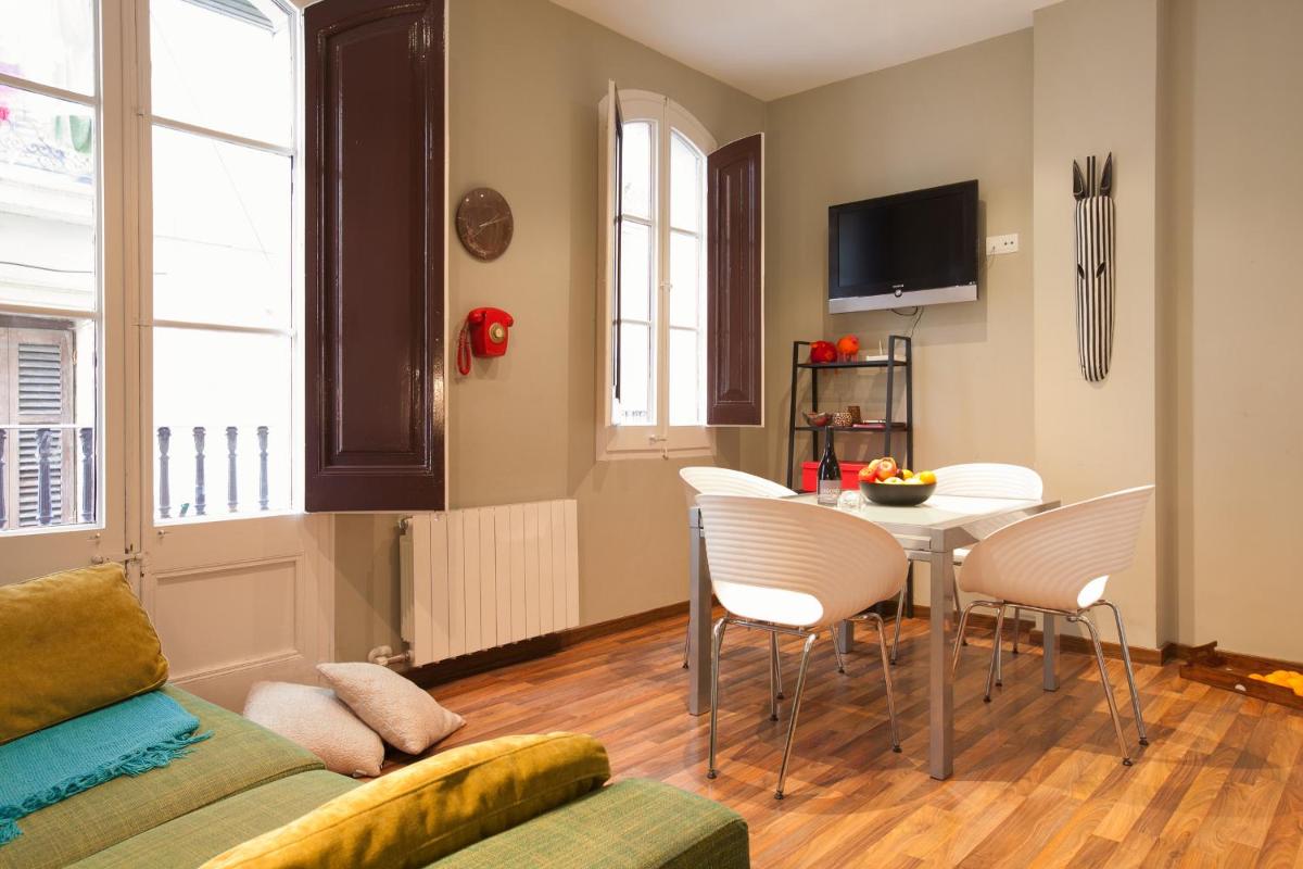 El Born Apartment - Santa Caterina Market - Walk to Cathedral & Picasso Museum - Housity