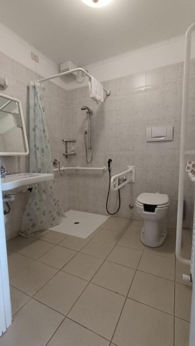 Hotel Montallegro - Housity
