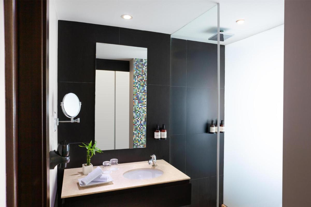 NH Collection Royal Smartsuites - Housity