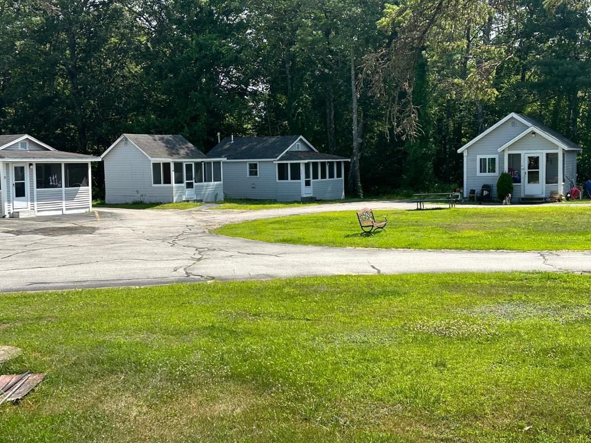 Pilgrim Inn & Cottages - Housity