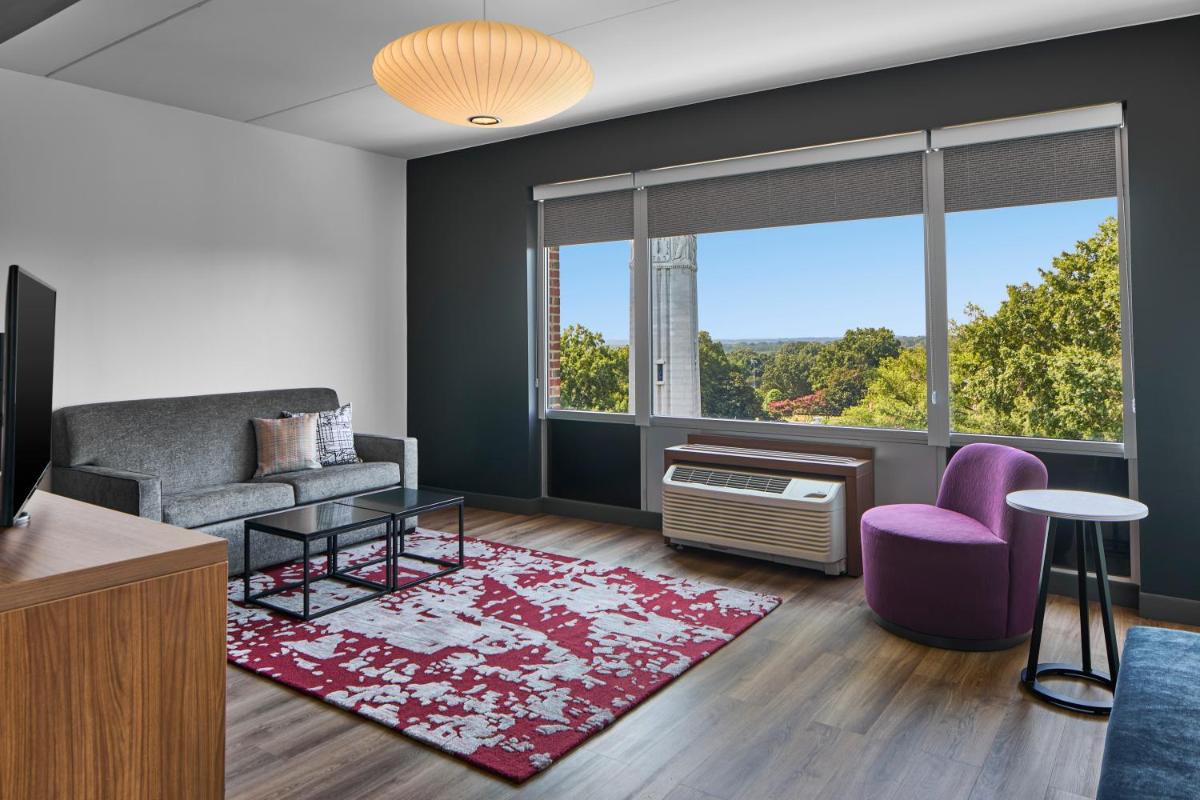 Aloft Raleigh - Housity