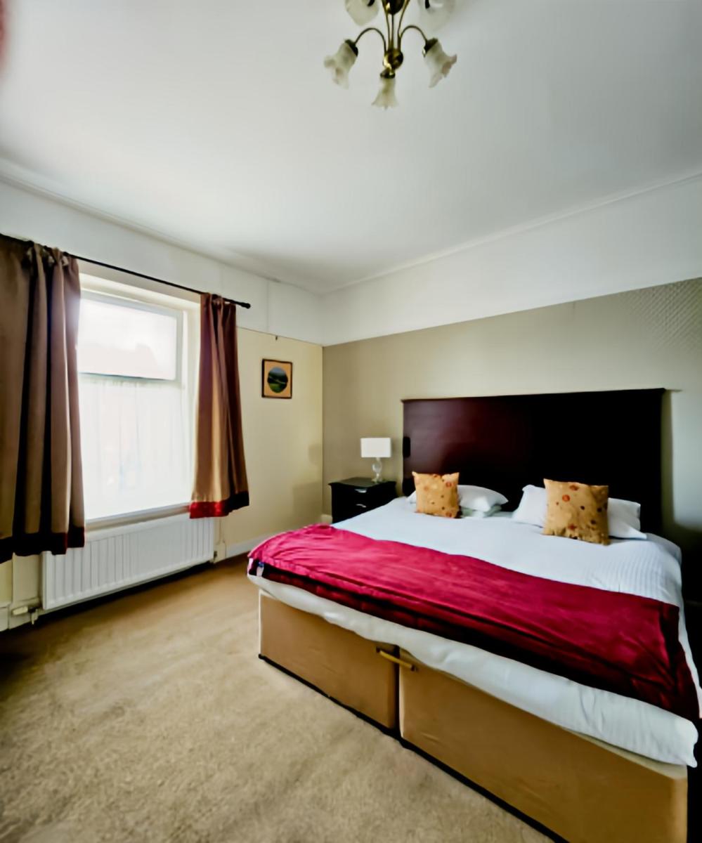 The Station Hotel - Housity
