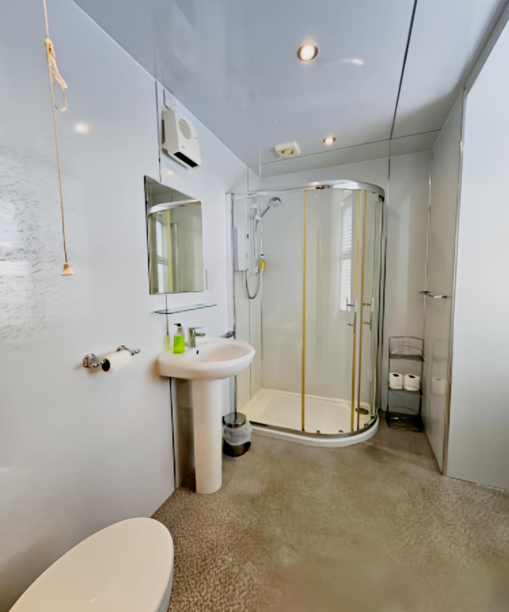 The Station Hotel - Housity