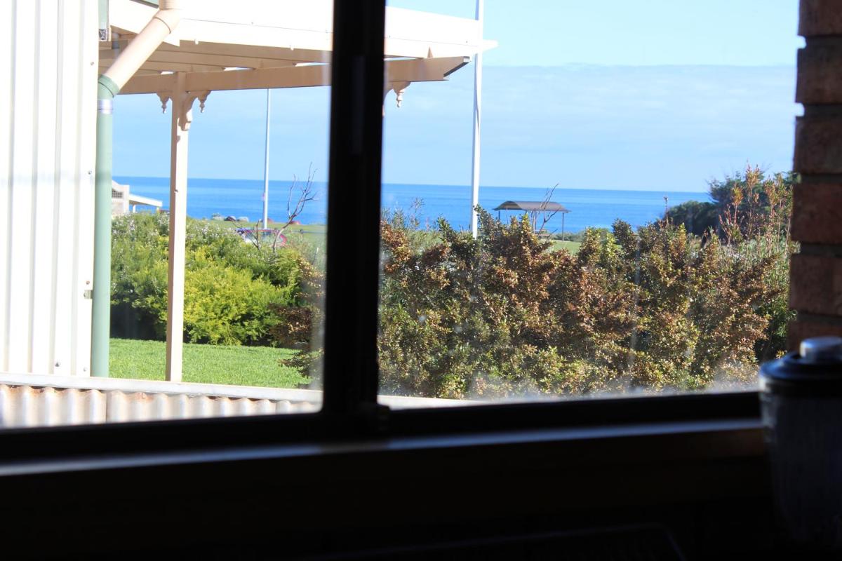 Bott's Beach Retreat - Maslin Beach - 100M to beach - Housity