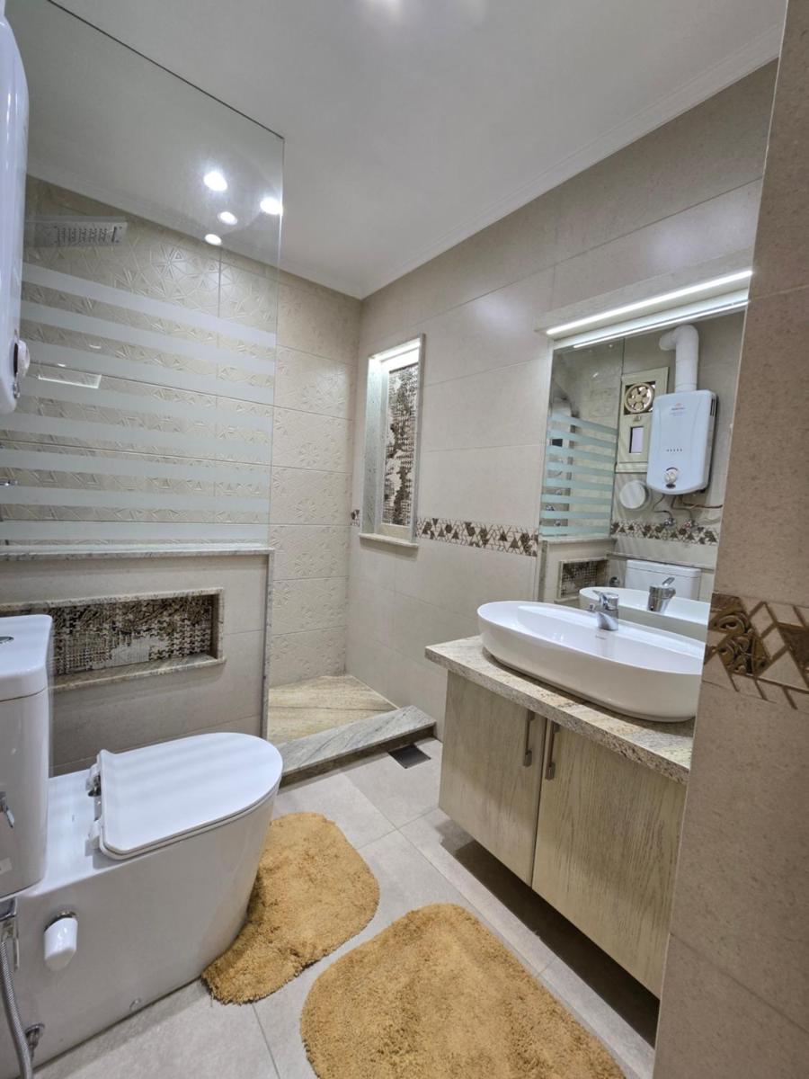 Comfy 2 Bedrooms Apartment in Cairo 98-5 - Hizvo