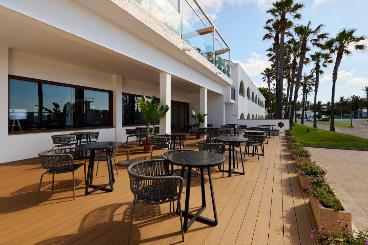 Un balcón o terraza de AluaSoul Menorca - Adults Only
