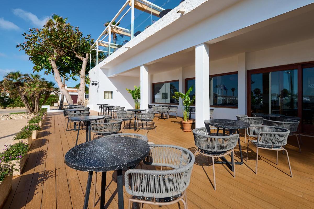 Un balcón o terraza de AluaSoul Menorca - Adults Only