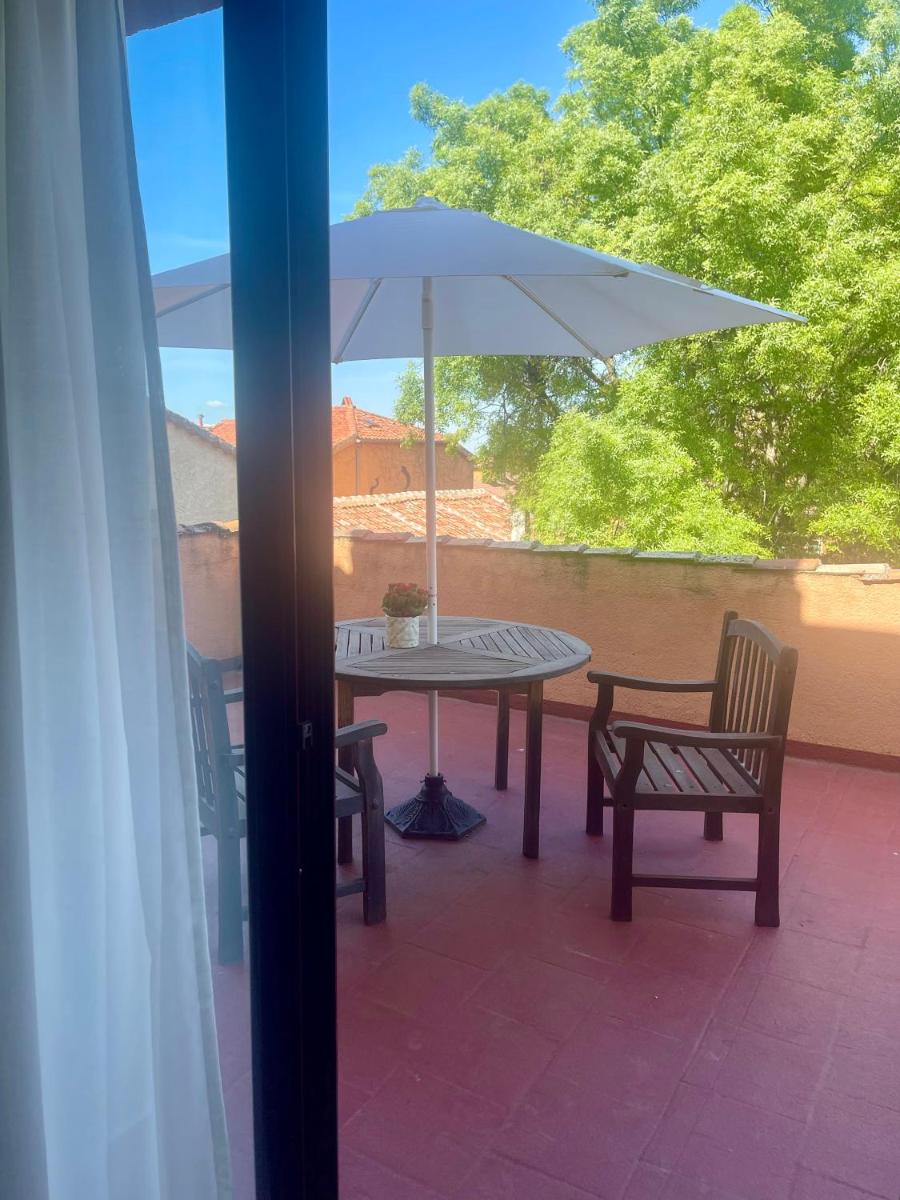 Un balcón o terraza de Hotel El Rancho
