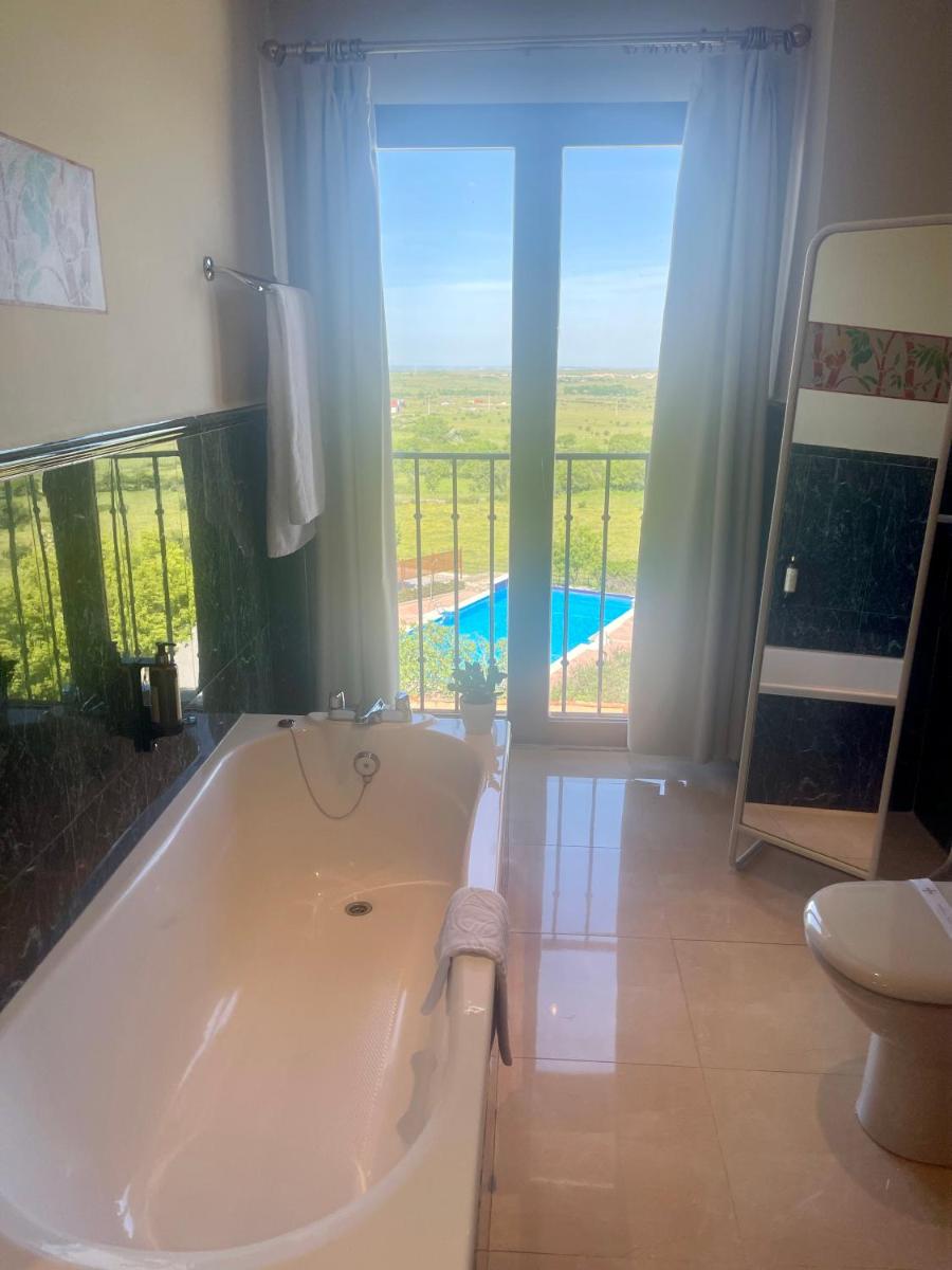 Hotel El Rancho - Housity