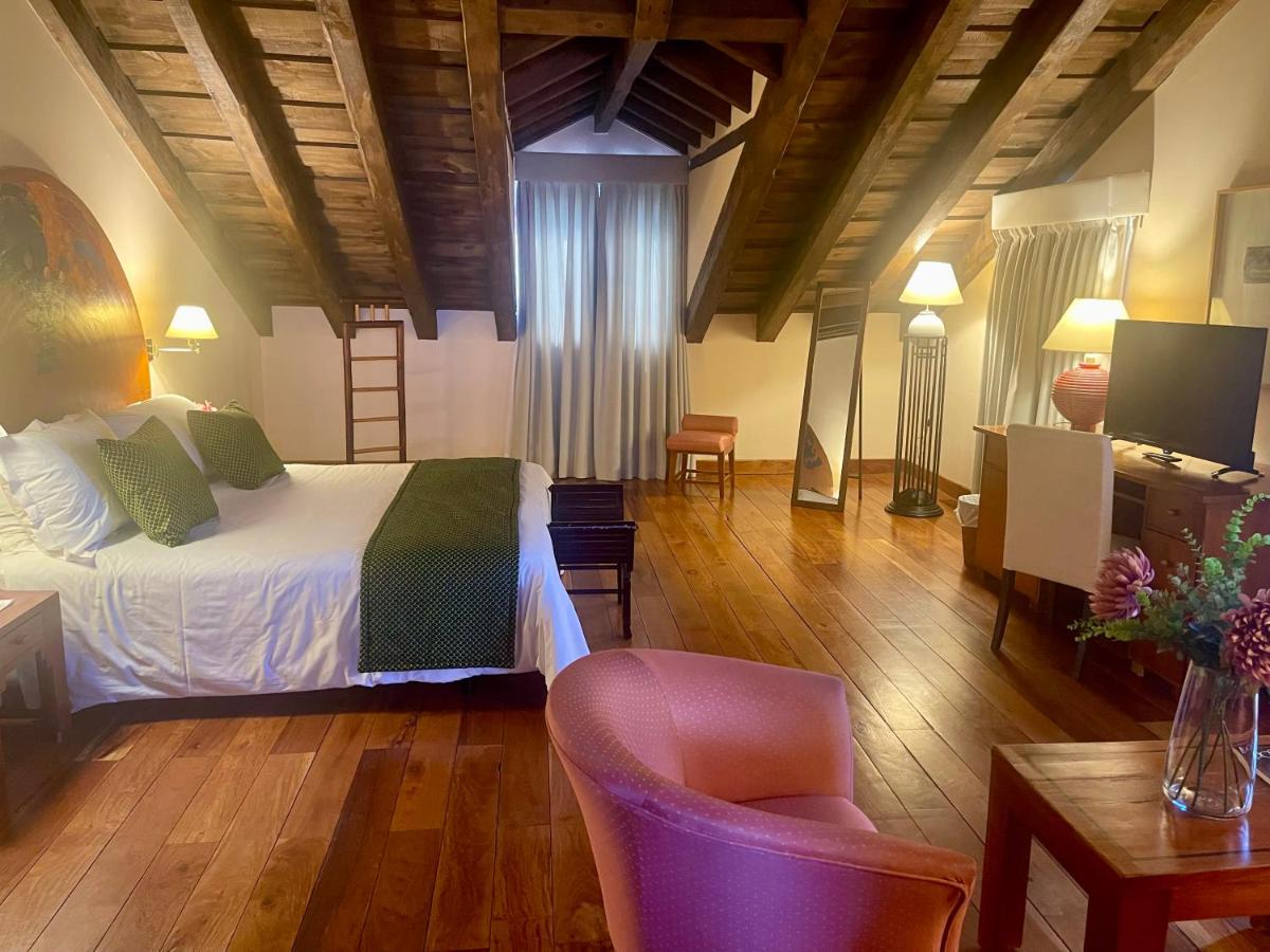 Hotel El Rancho - Housity