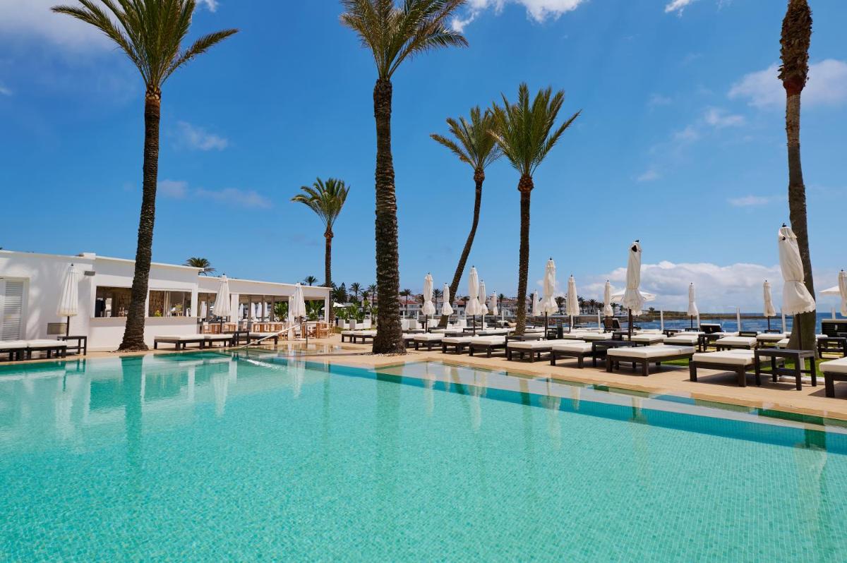 Piscina en o cerca de AluaSoul Menorca - Adults Only