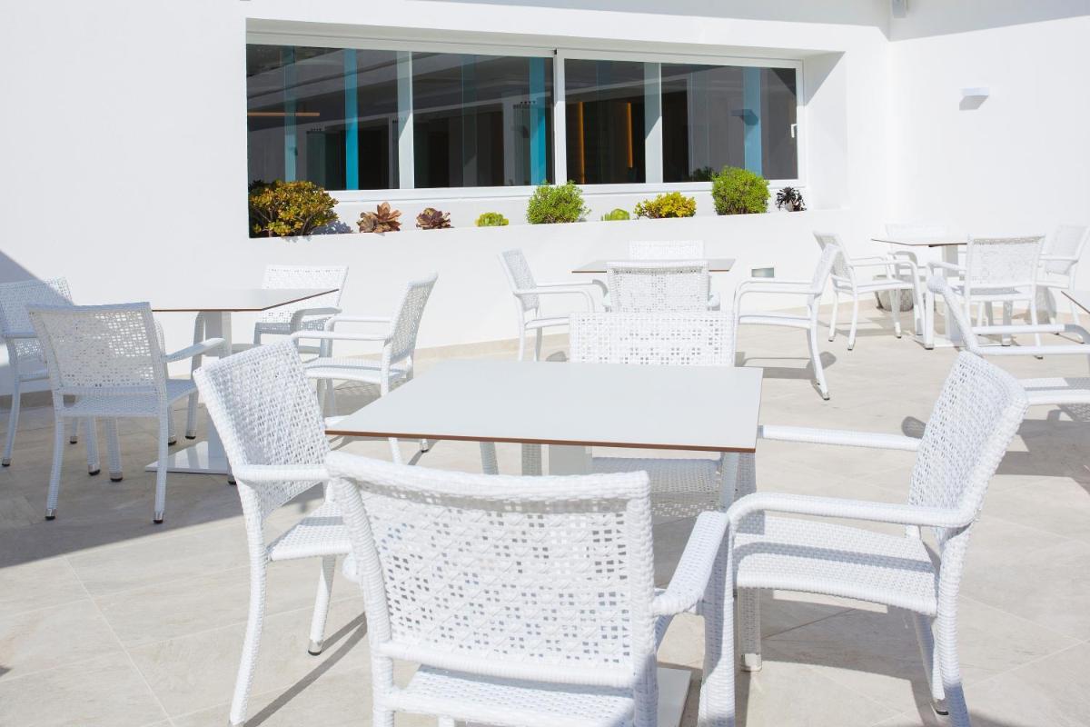 Un restaurante o sitio para comer en Grupotel Farrutx