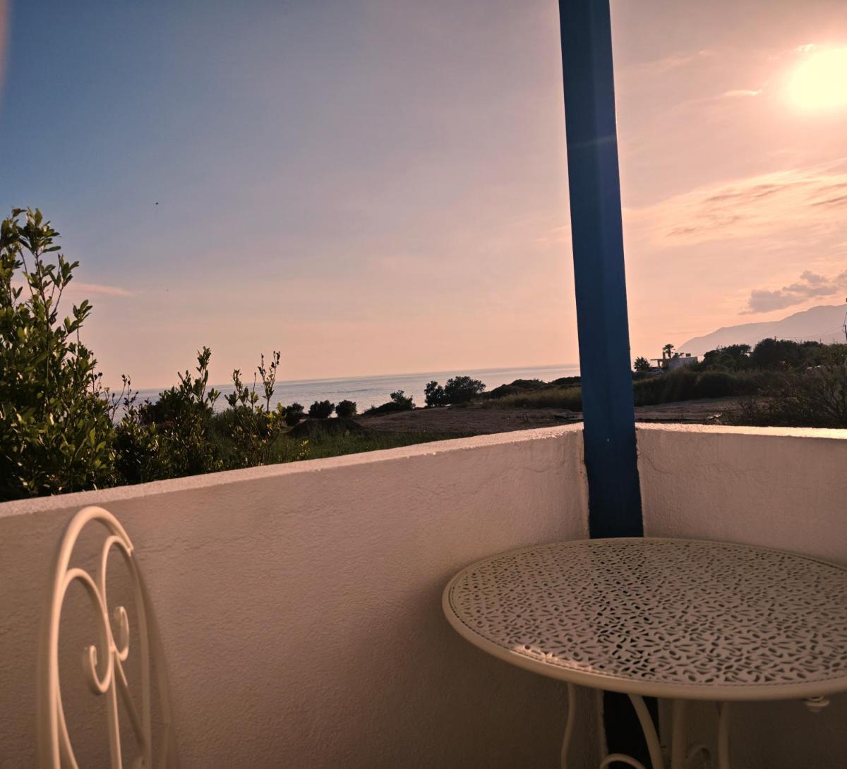 Babis & Popi Rooms and Studios - Housity