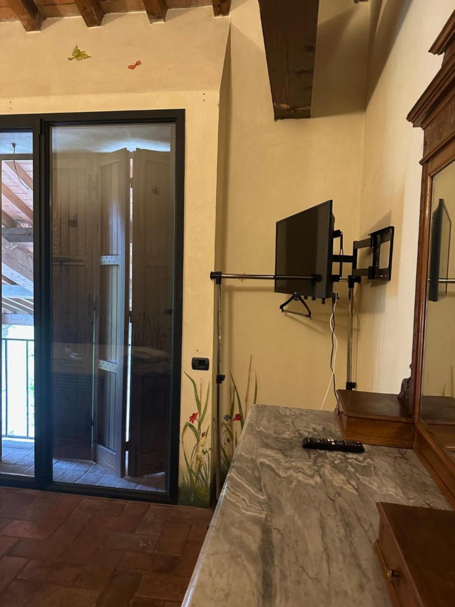 Niviano Castello - Housity
