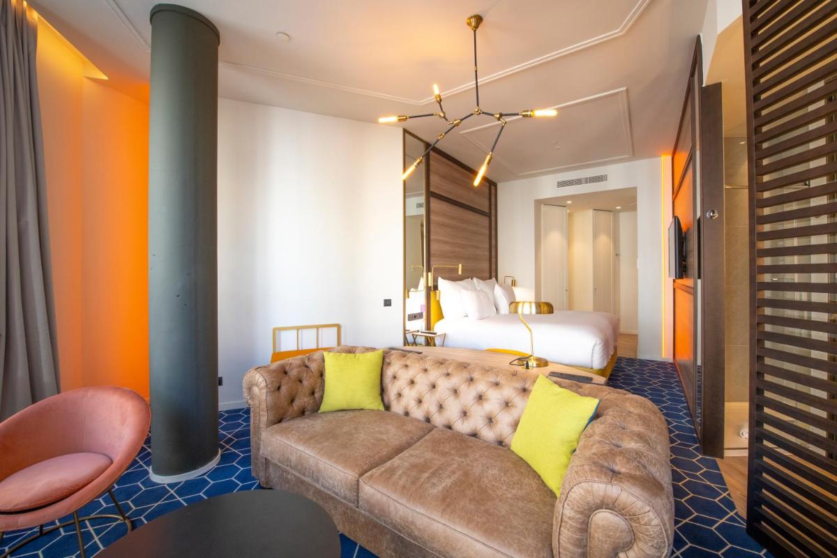 Pestana CR7 Gran Vía Madrid - Housity