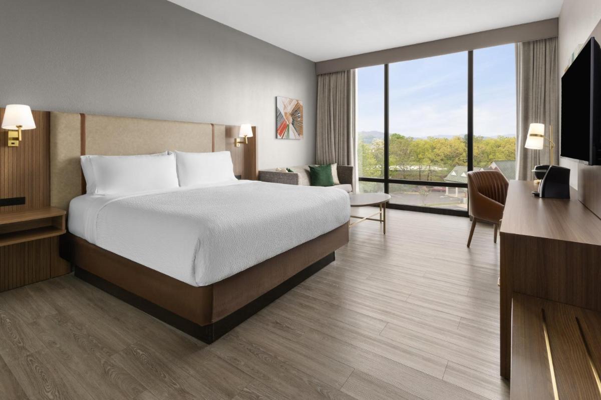 Holiday Inn Roanoke-Tanglewood-Rt 419&I581 by IHG - Housity