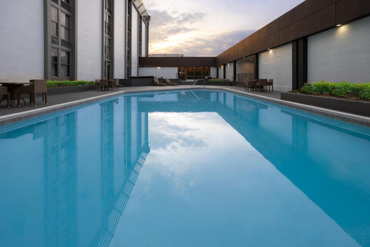 Holiday Inn Roanoke-Tanglewood-Rt 419&I581 by IHG - Housity