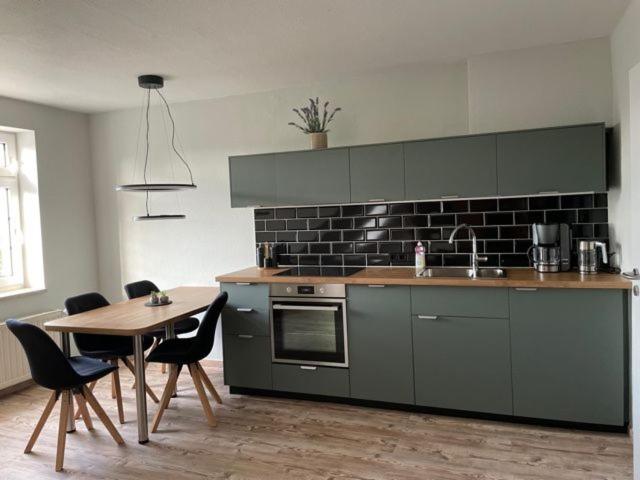 Ferienwohnungen am Bauhaus - Housity