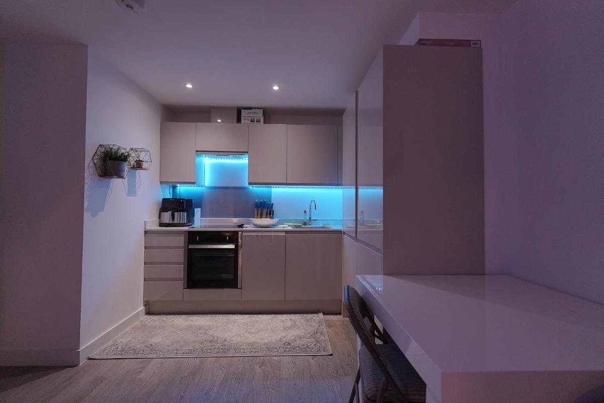 Smart Apartment close to Watford Atria and Station - Housity