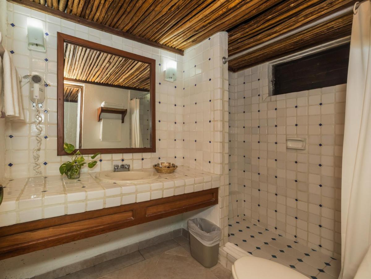 Casa del Mar Cozumel Hotel & Dive Resort with free access to an exclusive beach club - Housity