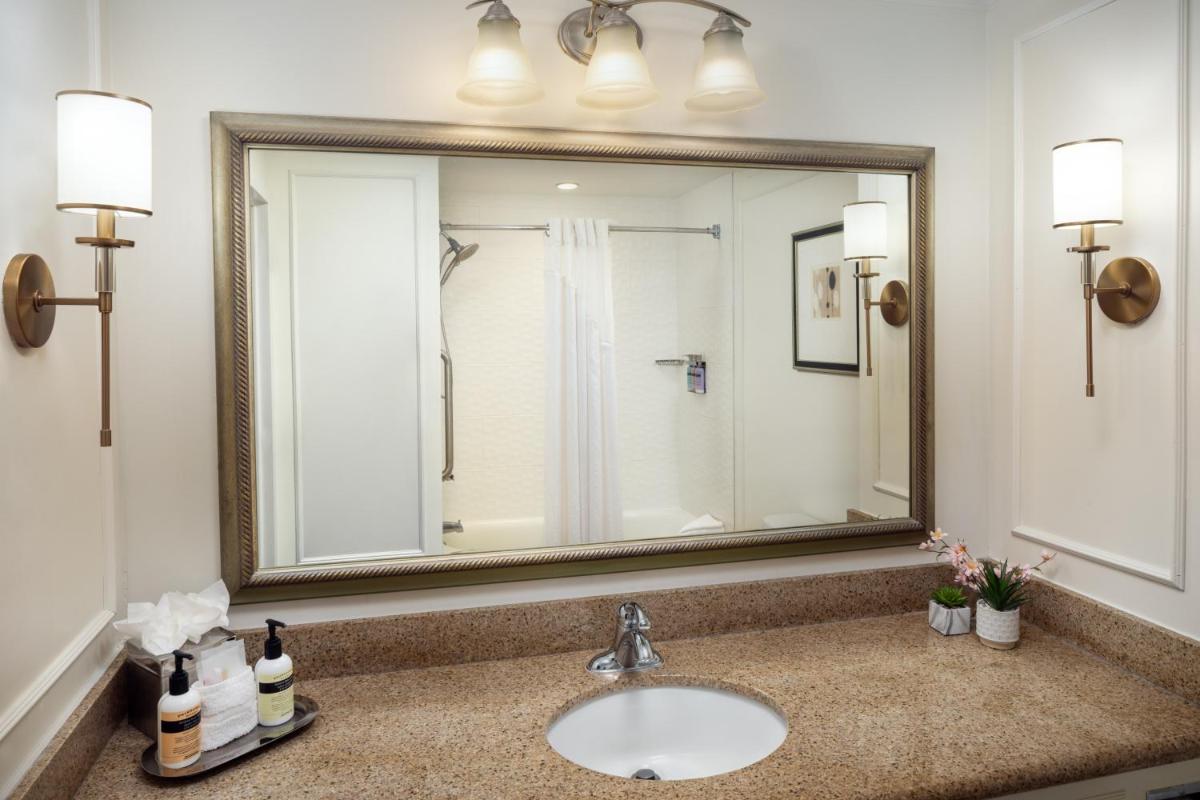 The Inn at Long Beach - Housity