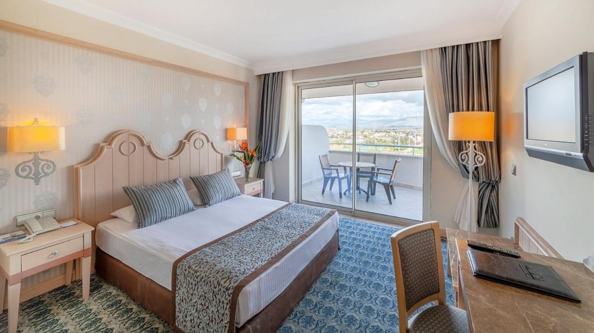 Starlight Resort Hotel - Housity