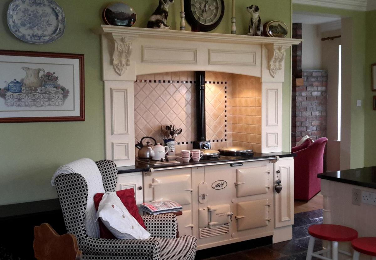 Brook Lodge - Housity