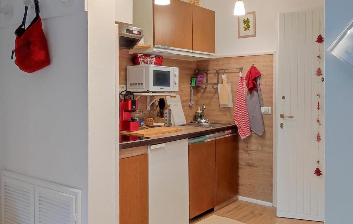 Stunning Apartment In Fiumalbo With Wifi - Housity