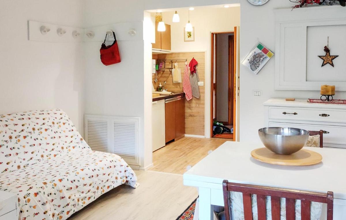Stunning Apartment In Fiumalbo With Wifi - Housity