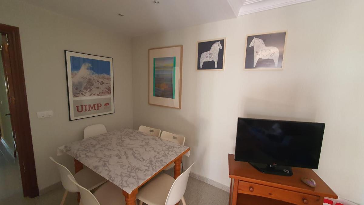 Apartment in Rota Cadiz, Air Cond, Wifi, Patio - Housity