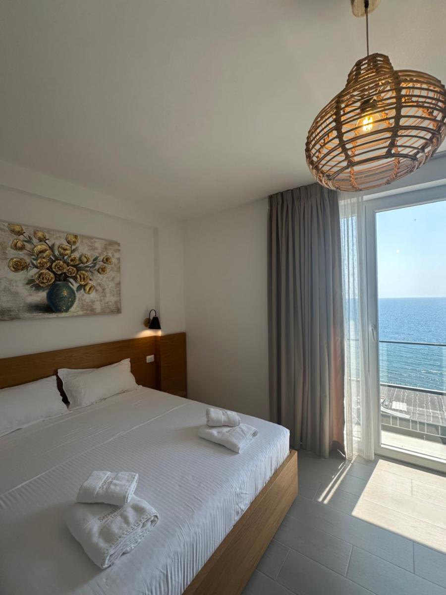 Serenity In - Housity