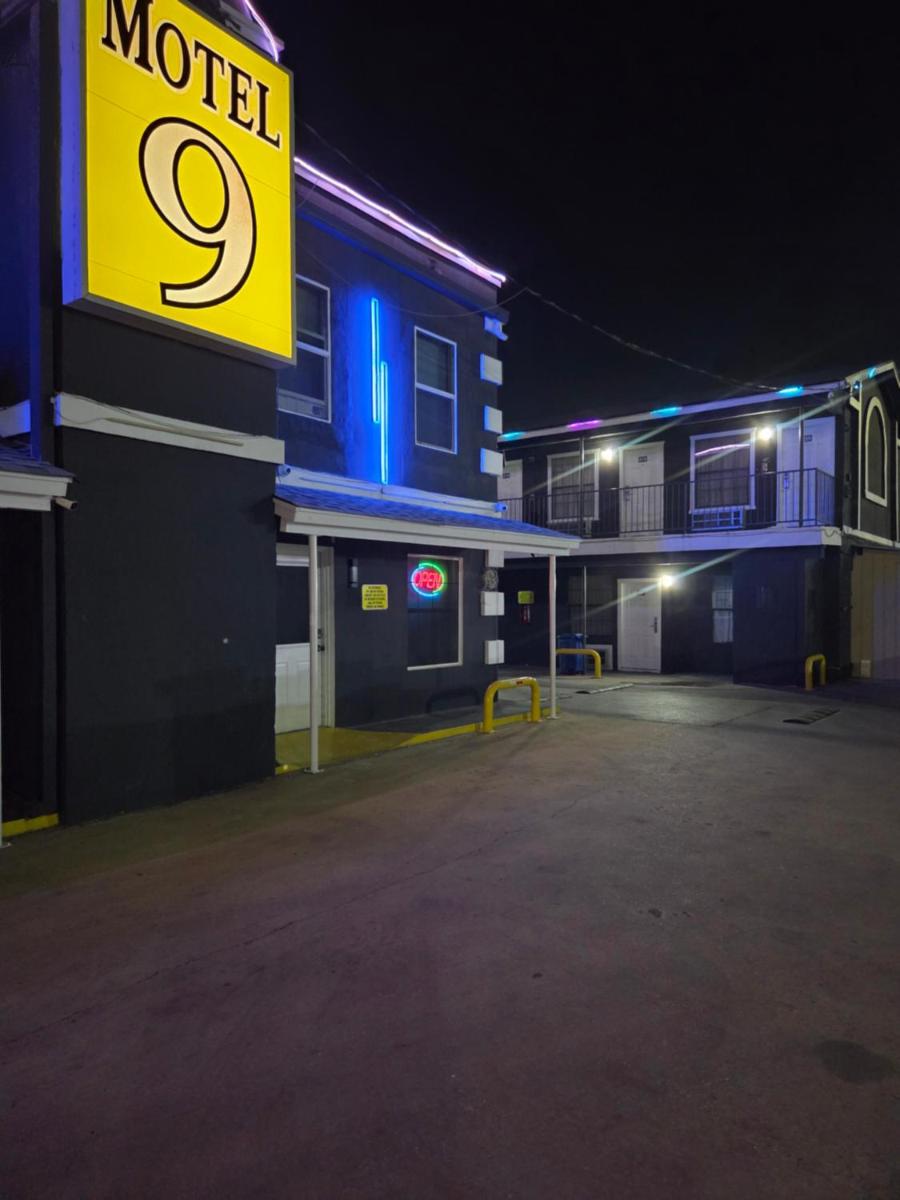 Motel 9 - Housity